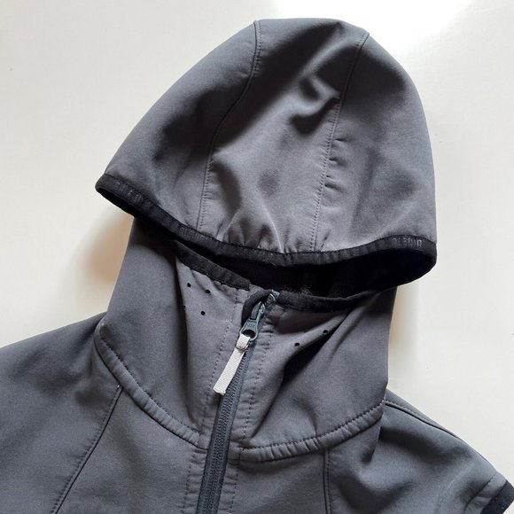 • Salewa Outdoor Hooded Tech Vest • 8/9 - Picture 2 of 8